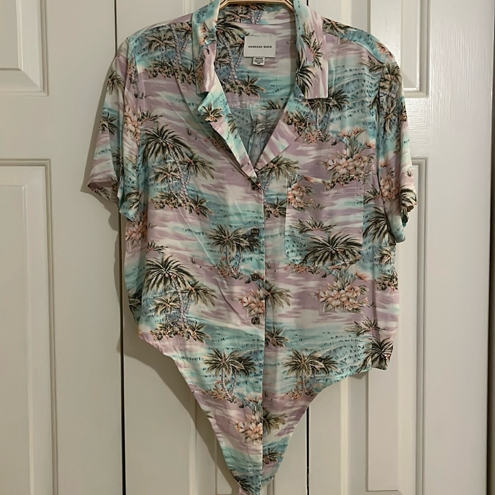 NWT American Eagle super soft palm tree tropical top size medium - Picture 2 of 9